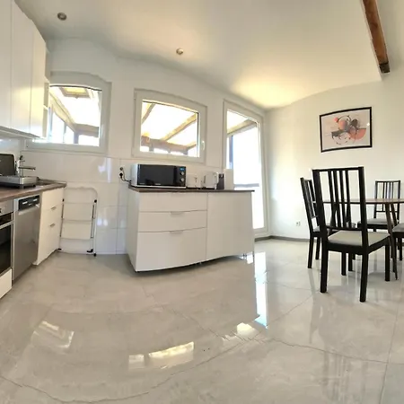 M&a Apartment *